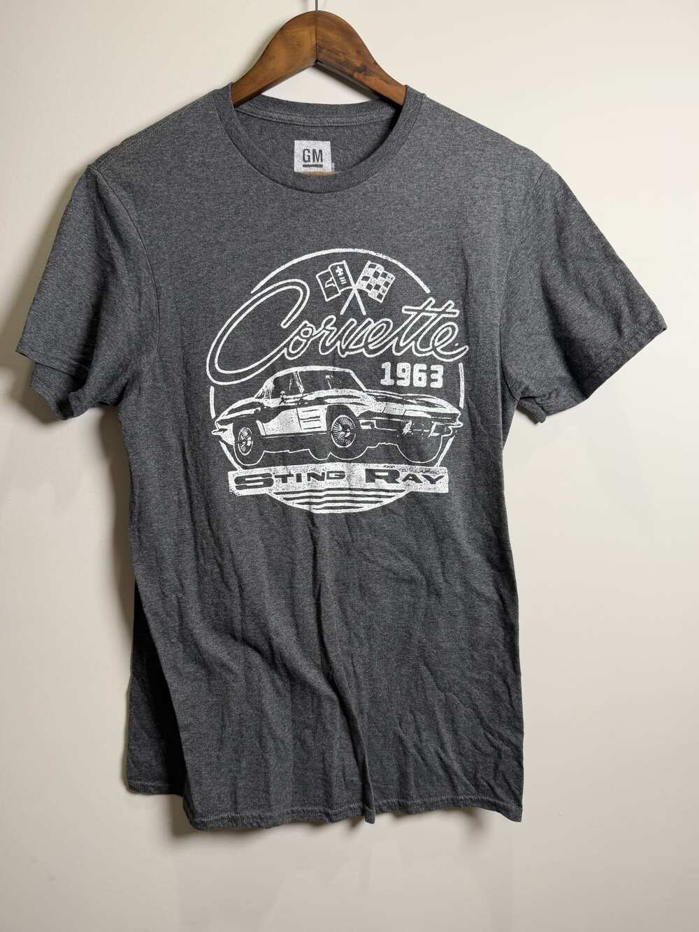 Gildan Gray Short-Sleeve Corvette Stingray 1963 Graphic T-Shirt, Size M